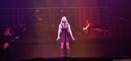 Oh-Lisa-can-sing-NH112815.jpg