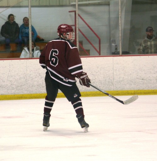 Ben Roy looks for a pass at Lebanon. (C) 1inawesomewonder. (Photo by Charron)